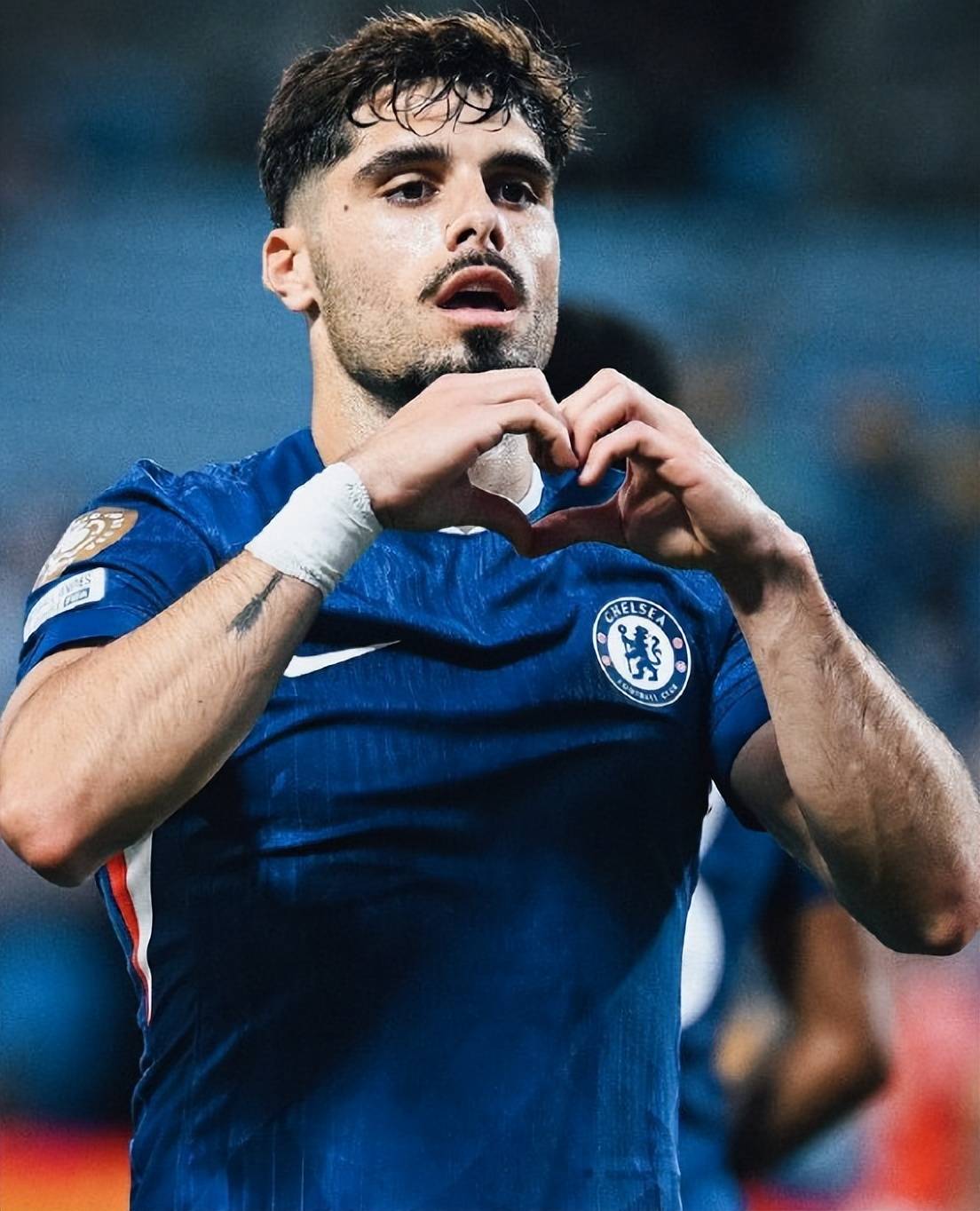 九游体育app-太狠了！皇家马德里加时末段手感冰凉切尔西今晨门线救险，清晨马赛单刀错失的简单介绍