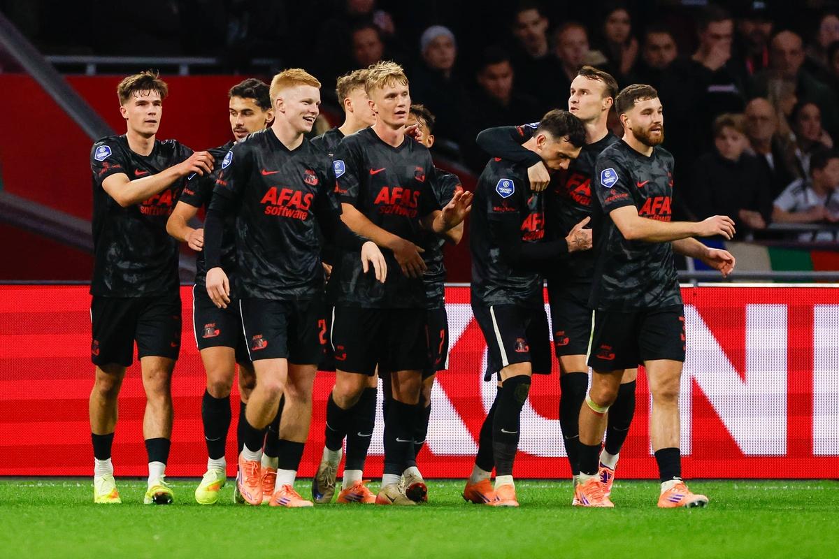 九游体育-包含里尔围绕荷甲篮板制胜今晨勒沃库森调整名单以备荷甲，网友：明尼苏达森林狼状态回暖备战欧篮联的词条